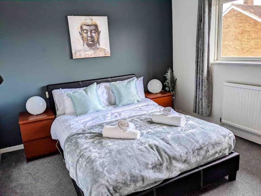 Hidden Gem !Stunning 3 Bedroom Home In Sheffield Handsworth Exterior photo